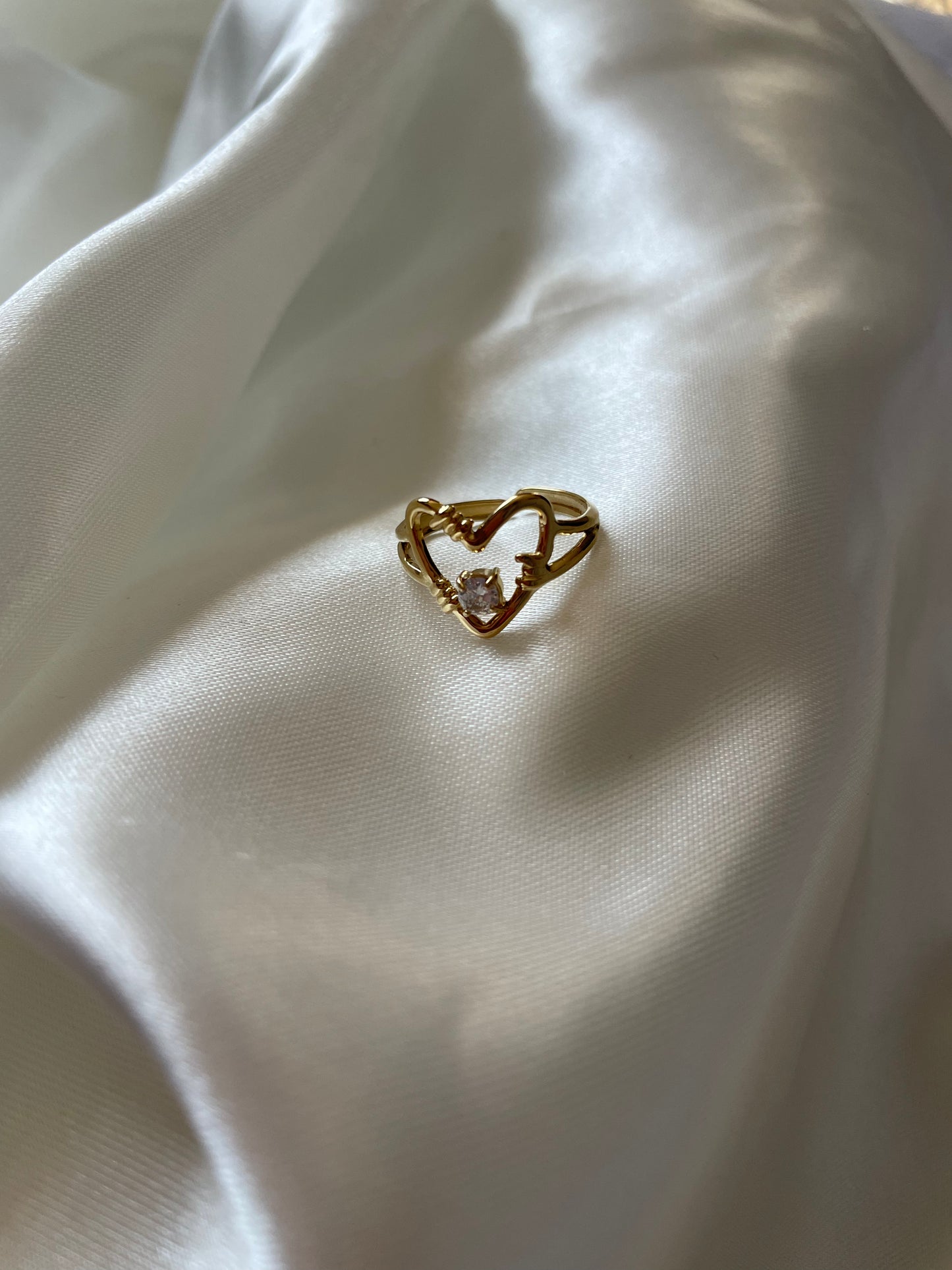 ANELLO CUORE FILO SPINATO